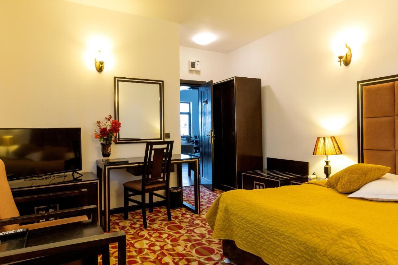 Contele Vladimir Hotel Bran  Ngoại thất bức ảnh